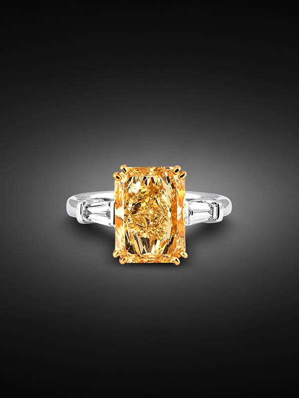 ANELLO IN ORO BIANCO 18KT CON DIAMANTE FANCY YELLOW E DIAMANTI